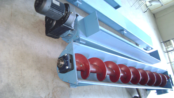 Shafted screw conveyor